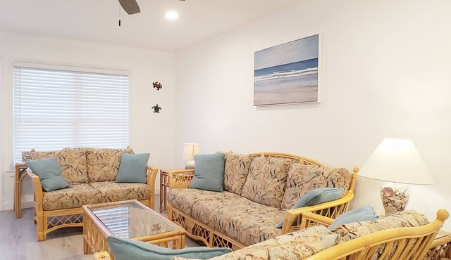 Beautiful Oceanside Property W/Pool in Great Beach Location! in Corolla