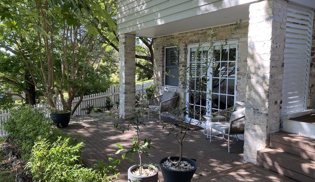 Beautiful Studio in central Kiama.Your leafy oasis only 2 mins from the beach! in Kiama