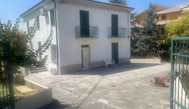 Bike Green House Apartment – 2 Bedrooms, Wi-Fi & Air Conditioning