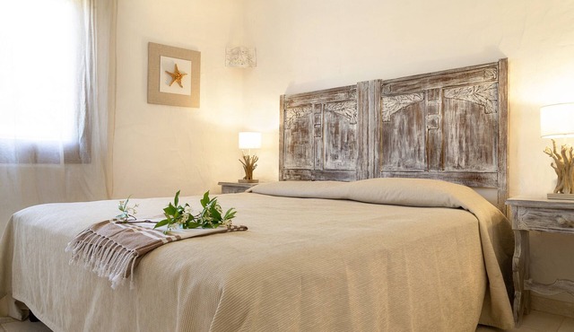 Cannigione | 2BR Villa with Garden & Terrace - Near Costa Smeralda-Sleeps 4-Mat3