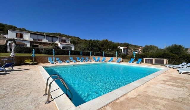 Casa Delfino with Pool, near Budoni beaches