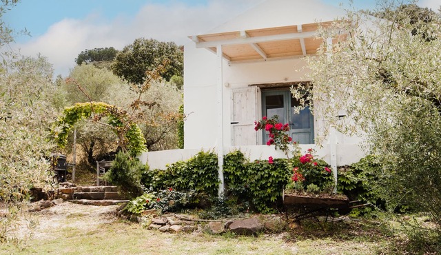 CASA MANORGAI DUE / Romantic cottage with heated jacuzzi