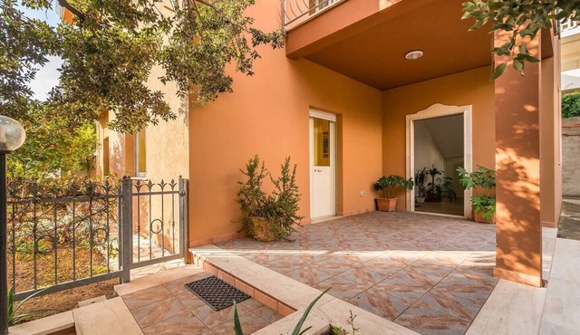 CASA PINETA 3: flat convenient to the beach