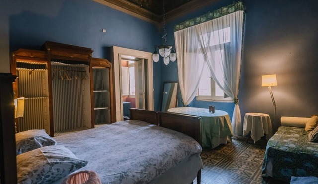 Charme a PALAZZO, huge and elegant suite, 7 km from the sea