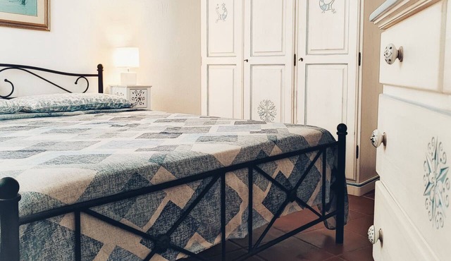 Charming 2-bedroom cottage with WiFi, AC in lovely Quartu Sant'Elena