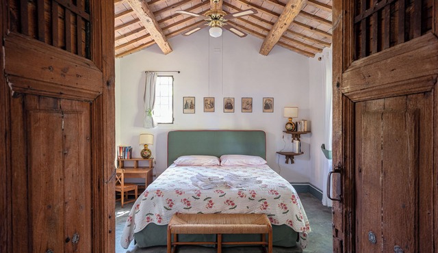 Charming cottage among the vineyards, furnished with care, lovely view