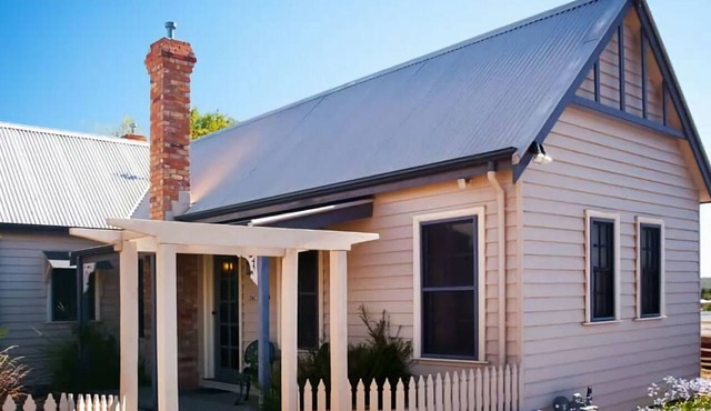 Circa Ruby Mint Daylesford ~ Town Centre! in Daylesford