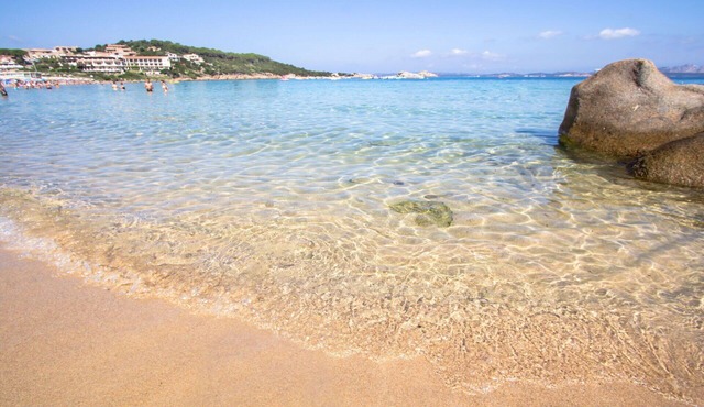 Cosy apartment for 6 guests with A/C, pool, internet, TV and pets allowed, close to Porto Cervo