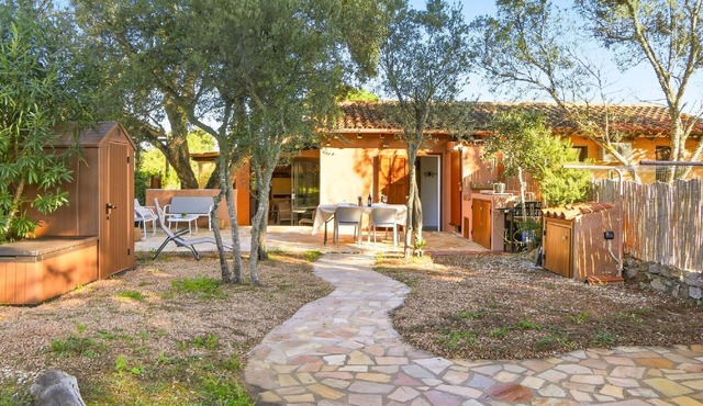 Cosy apartment for 4 people with A/C, WIFI and patio