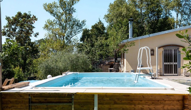Cosy apartment in villa with WIFI, pool, TV, pets allowed and panoramic view, close to Urbino
