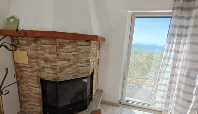 Cozy, spacious apartment, just minutes from the main lidos