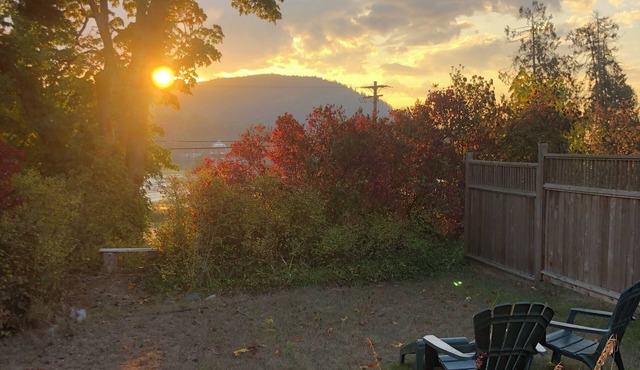 Cozy suite right by the beach! in Salt Spring Island