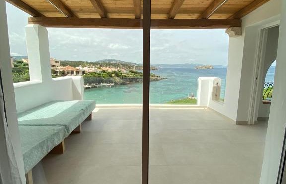 Dahu Porto Cervo 3 camere 2 bagni sulla spiaggia cala del faro