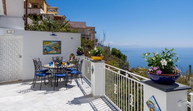 De Vivo Realty - Blue Waves Positano