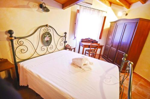 - DeAjala B&B de Charme by Le Dimore del Borgo - Antica e affascinante dimora nel cuore di Laconi - Colazione dei Centenari - Degustazioni - Natura Storia Spiritualità e tradizioni della Sardegna interna - Ambienti climatizzati -