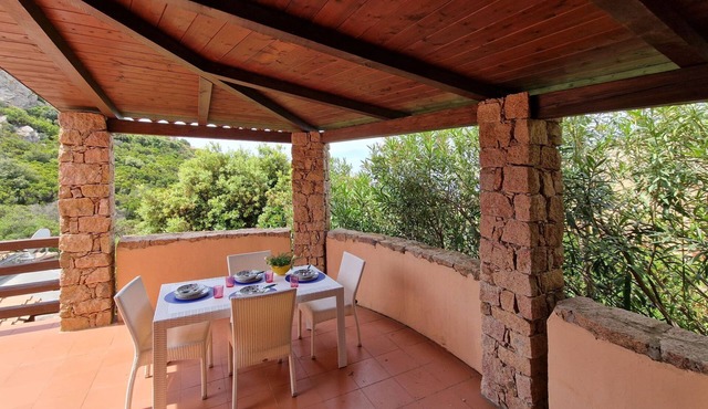 Dreizimmerwohnung mit Panoramablick in Costa Paradiso by Interhome