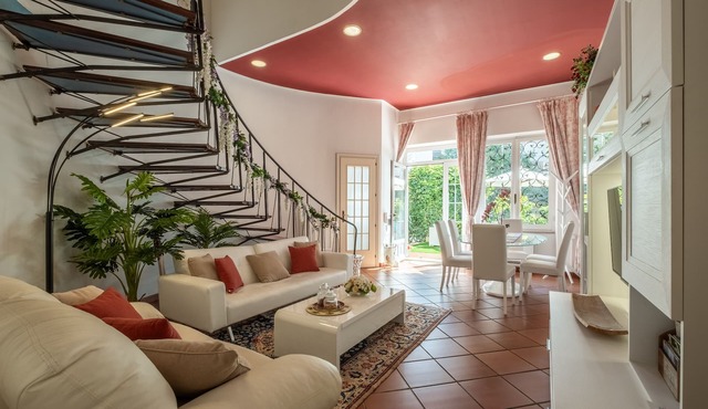 Elegant Villa Lù 10 minutes from the sea