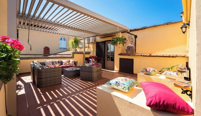 Fabulous apartment with a panoramic terrace in the historic center. Elevator in Firenze
