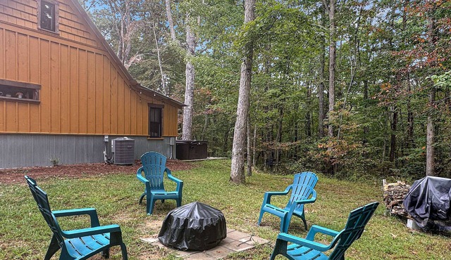 Free Ruby Falls Ticket & More - Hot Tub-2BR +Loft Cabin-2 mi to Cloudland-Hiking-Golfing-Chattanooga in Rising Fawn