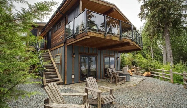 Going Coastal AB - Oceanfront - Pet Friendly in Port Renfrew
