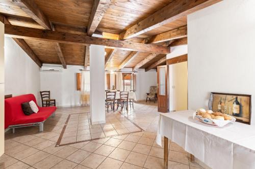Grande Casa Nel Villaggio
