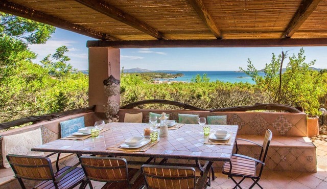 GuestHost - Charming apartment of about 80 sqm, perfect for three people, located on the ground floor of a villa.The property is located in Cannigione, a charming village overlooking the Gulf of Arzachena in Sardinia, in a natural setting of extraordinar