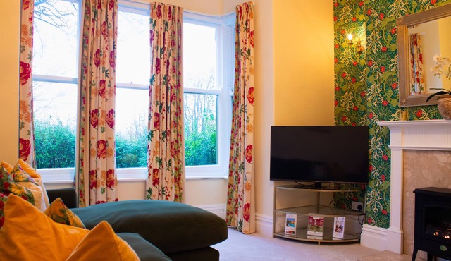 Harlow View, Harrogate - 2 bedroom apt. Dog Friendly. Free Parking. in Harrogate