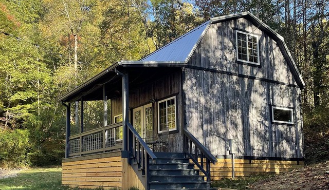 Hidden Cove Cabin at The Pines: Hand Crafted Charm in Peaceful Wooded Cove in Chattanooga