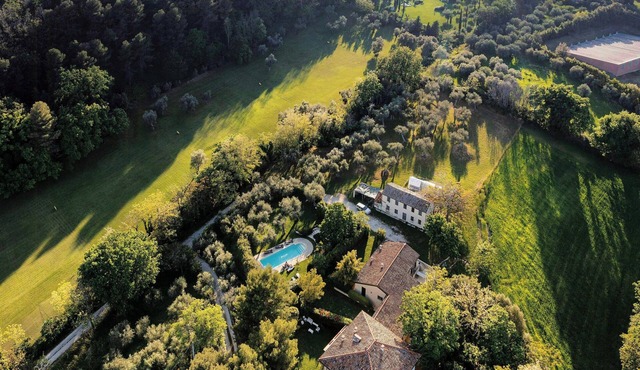 Historic villa with sea views near Fano