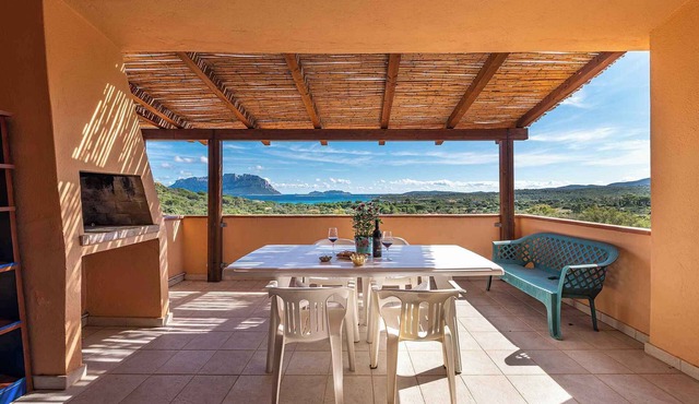 Holiday apartment with wonderful sea views