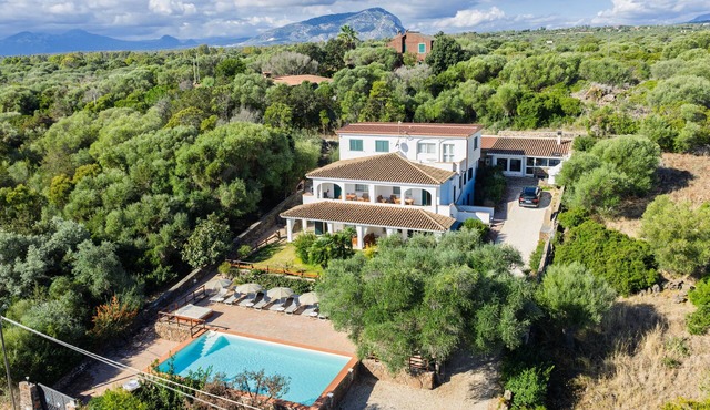 Holiday Apartment 'mamuthones' with Sea View, Wi-Fi, Terrace & Shared Pool