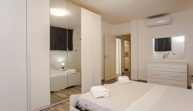 Holiday Apartment "Villa Farfalle" with A/C and Garden