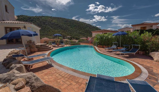 Holiday apartment with swimming pool and air conditioning