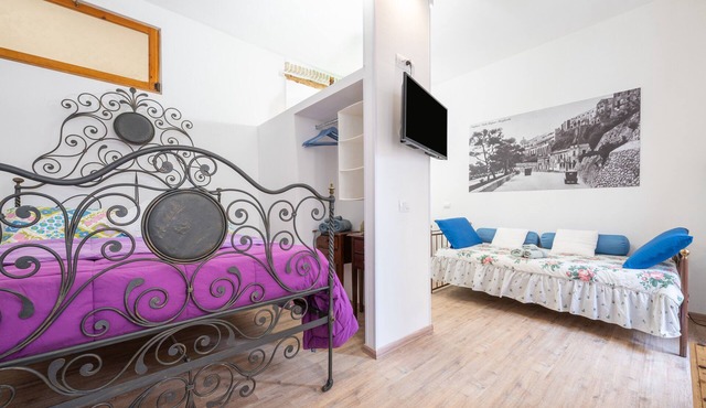 Holiday Home 'Alla Marina' with Balcony, Wi-Fi and Air Conditioning