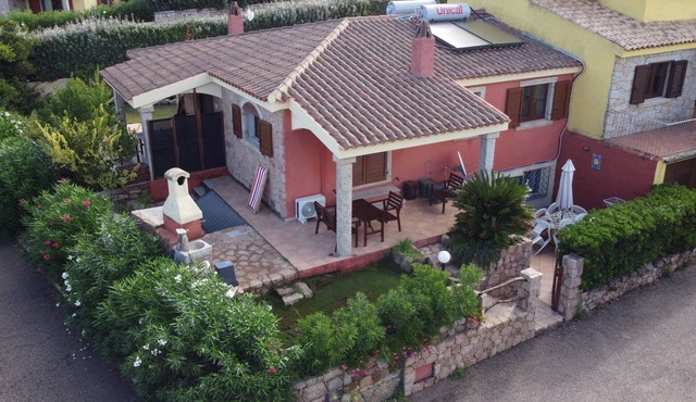 Holiday Home 'Appartamento Baia 12' with Private Garden, Wi-Fi and Air Conditioning