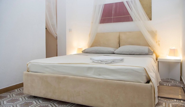 Holiday Home 'Cala Lupo' with Private Terrace, Private Garden and Air Conditioning