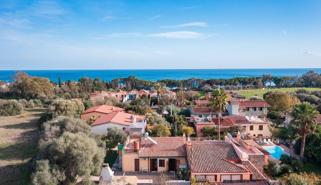 Holiday Home 'Casa Alva' with Private Terrace, Wi-Fi and Air Conditioning