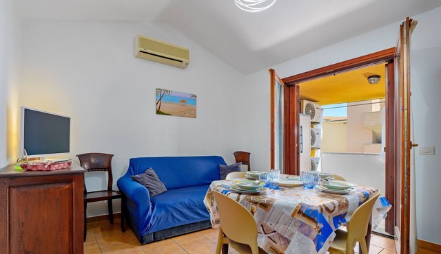Holiday Home 'Casa Vacanza Olbia Mare' with Sea View, Shared Garden and Air Conditioning