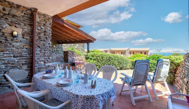 Holiday Home 'I Lentischi C13' with Sea View, Private Terrace and Air Conditioning