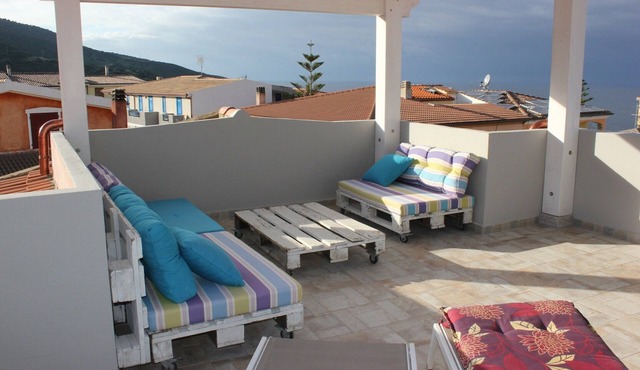 Holiday Home 'La Terrazza sulla Corsica' with Sea View, Wi-Fi & Air Conditioning