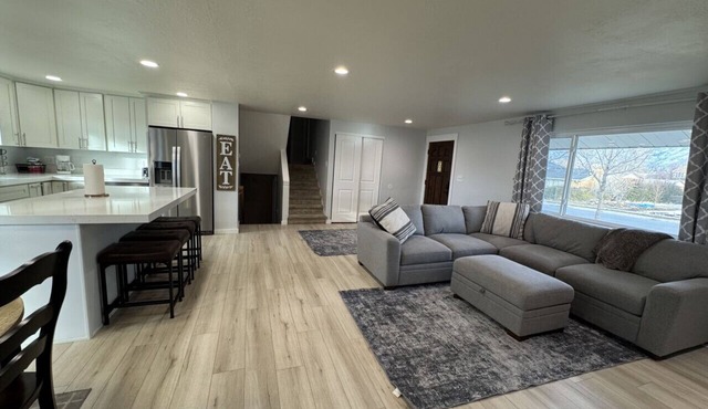 Home for the Holidays in Murray