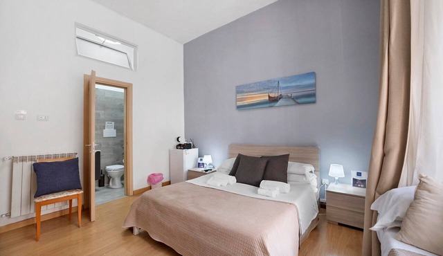 Home Joséphine - Caserta - Quadruple Room with Private Bathroom