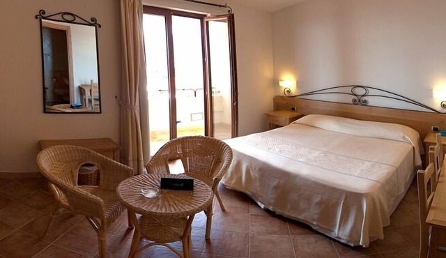 Hotel Villa Gustui Maris