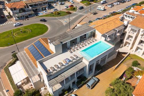 Hotel with panoramic swimming pool in Porto San Paolo just 850 mt from the sea
