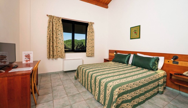 Hotel with swimming-pool in Arborea