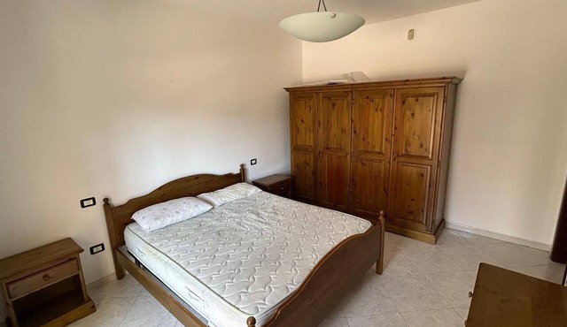 House in Cagliari: Comfort, Free Parking, and Close to Brotzu Hospital in selargius