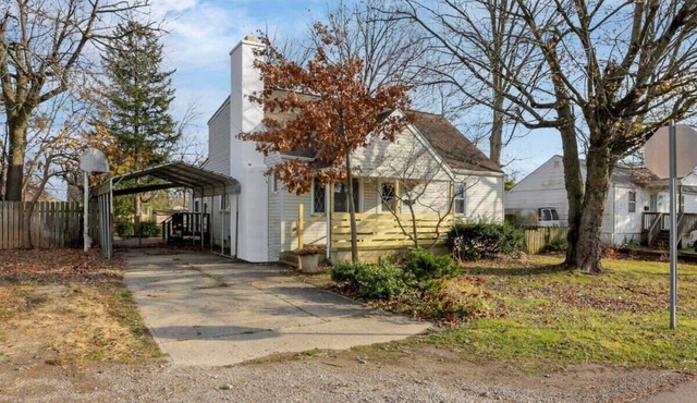 Housepitality - West Side Lodge - 6 BR 2 BA MA in Columbus