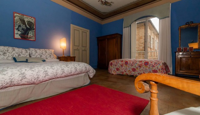 Huge suite, italian historic center town, FERMO: 7 km from the sea.