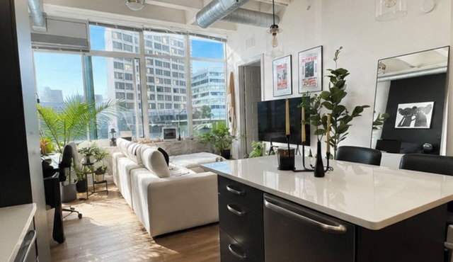 Intentionally curated 1 bedroom dwelling in the heart of Atlanta. in Atlanta