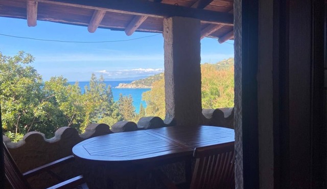 Sea View apartment, 2 min walk from the beach